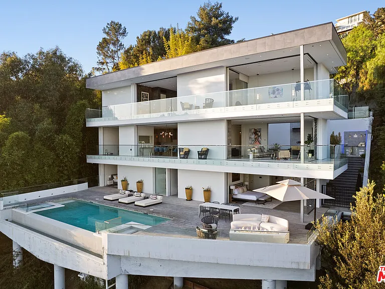 7080 W Mulholland Dr — Photo 36