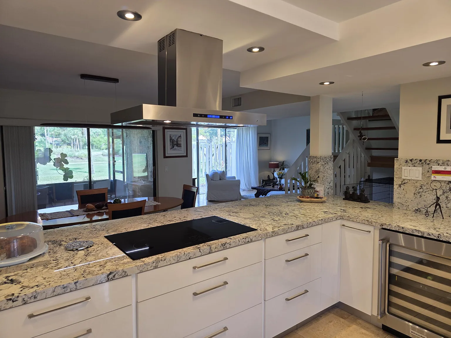 3 bed, 2.5 bath, 1836 sqft, $3,400 — Photo 3