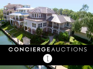 108 Bayou Ln, Kemah, TX 77565