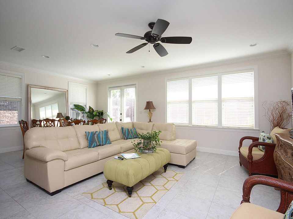 1st image of 121 Arrowhead Way