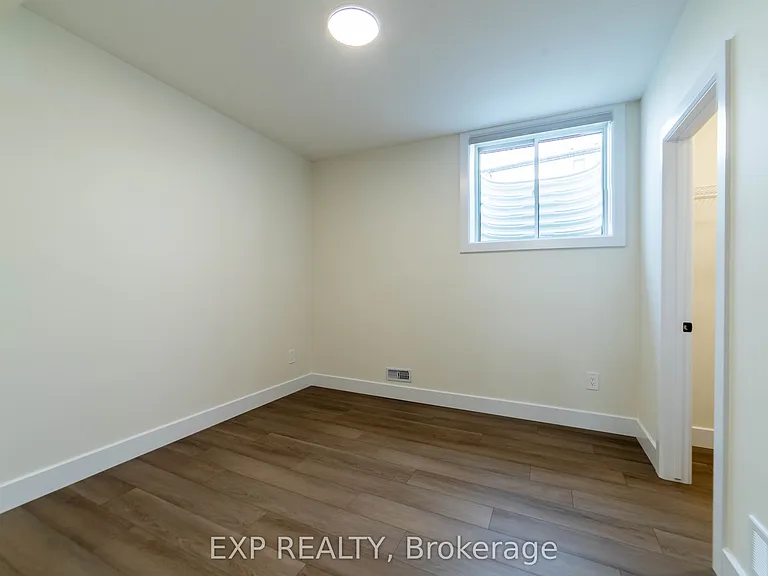 266 Hesselman Cres #BASEMENT — Photo 20