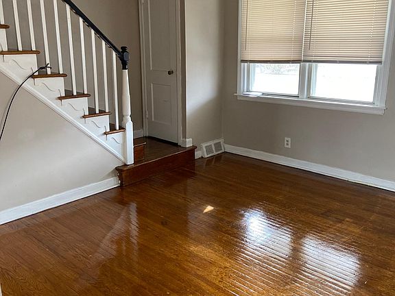3rd image of 605 E Courtland St