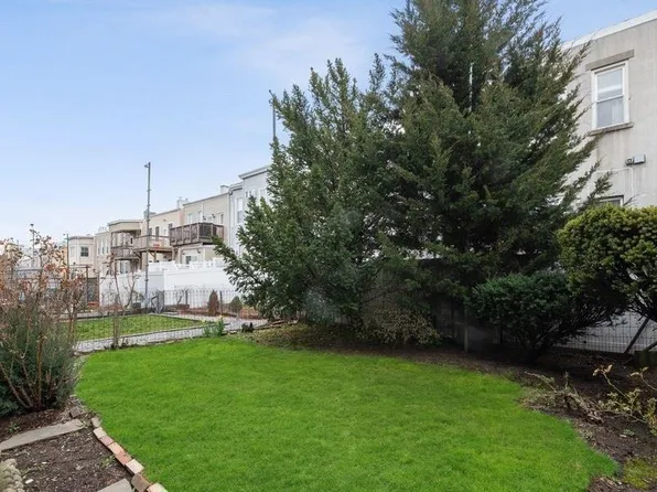 133 Oak Street image 9 of 9