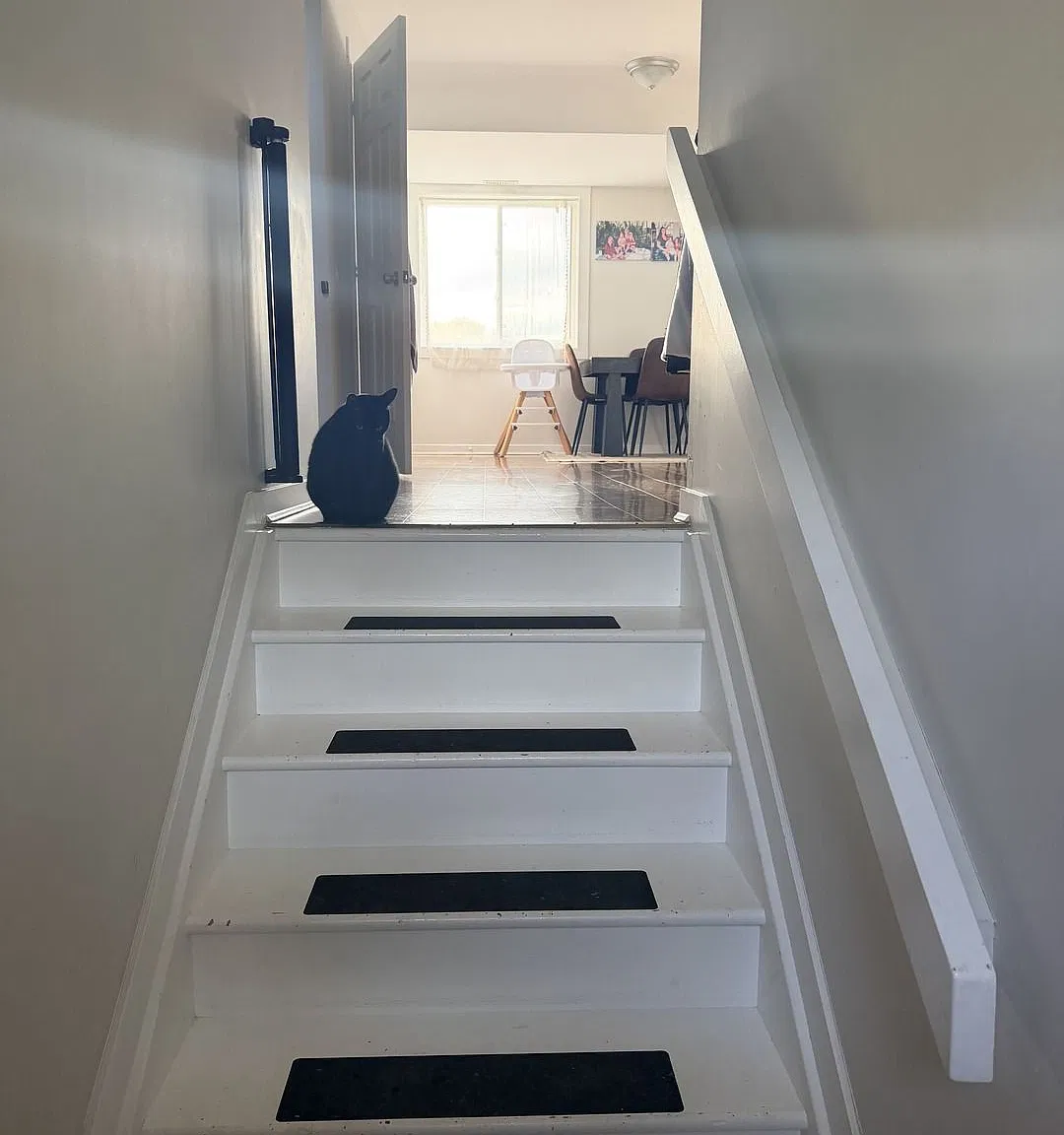 3 bed, $1,900 — Photo 2