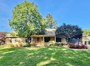 207 Cherokee Dr, Jeffersonville, IN 47130