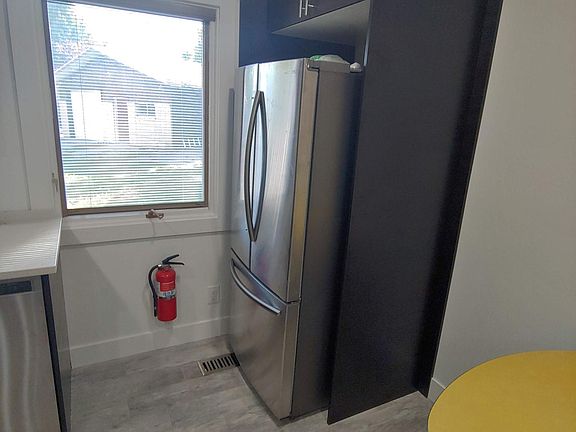 French door fridge with bottom freezer.