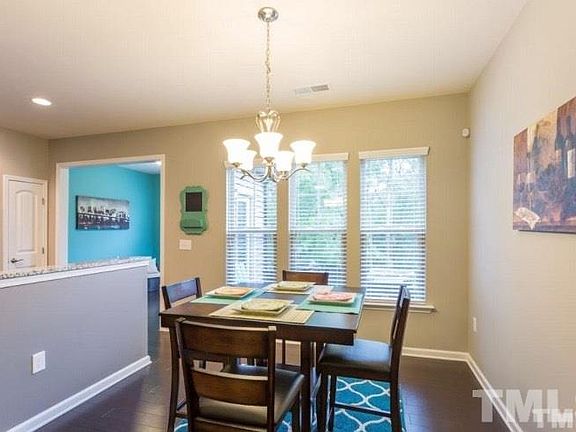 5th image of 125 Comptonfield Dr