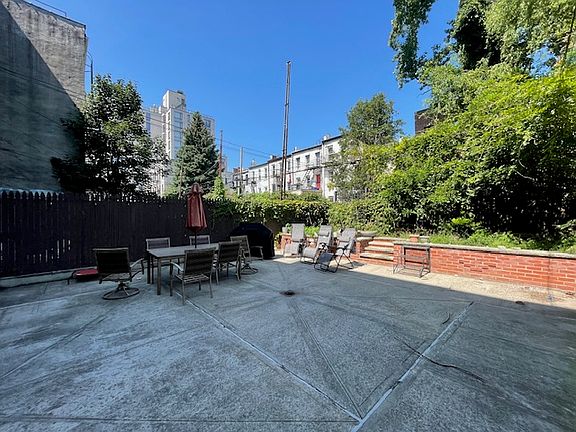 2nd image of 173 15th St APT 1R