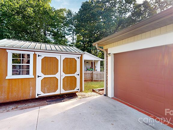 4th image of 5413 Glenview Dr