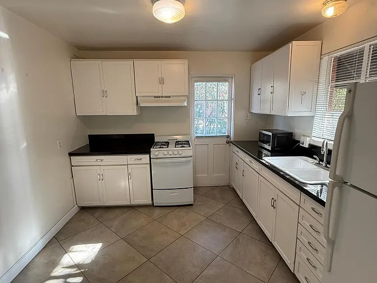 41 E Woodward Dr #FRONT — Photo 8