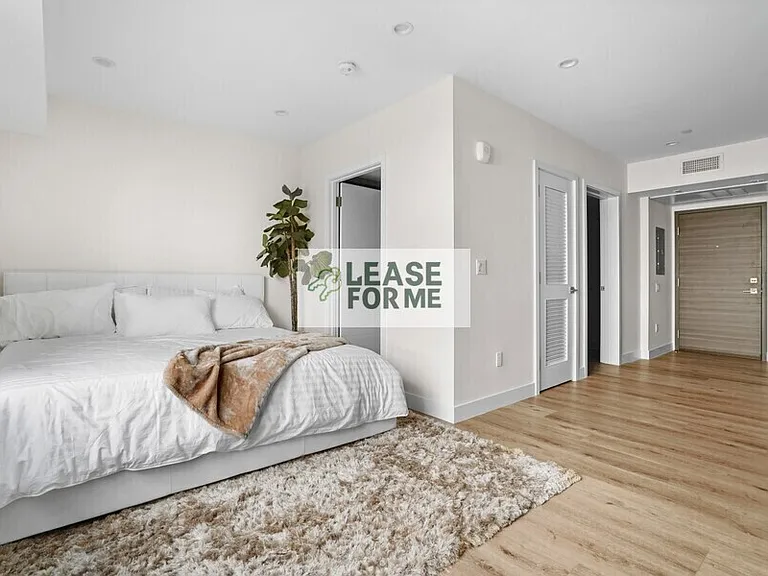 848 S Mariposa Ave #702 — Photo 31