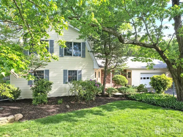28 Yorktown Rd, East Brunswick, NJ 08816