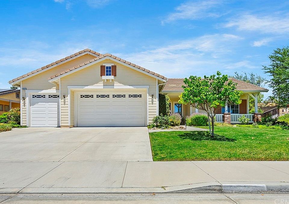 1st image of 23830 Bush Ct