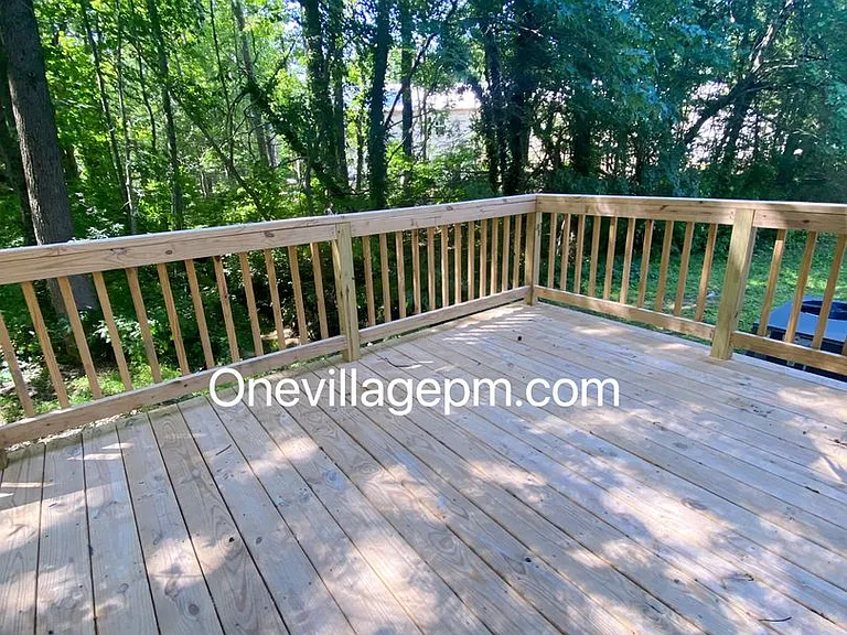 2416 Moran St — Photo 7
