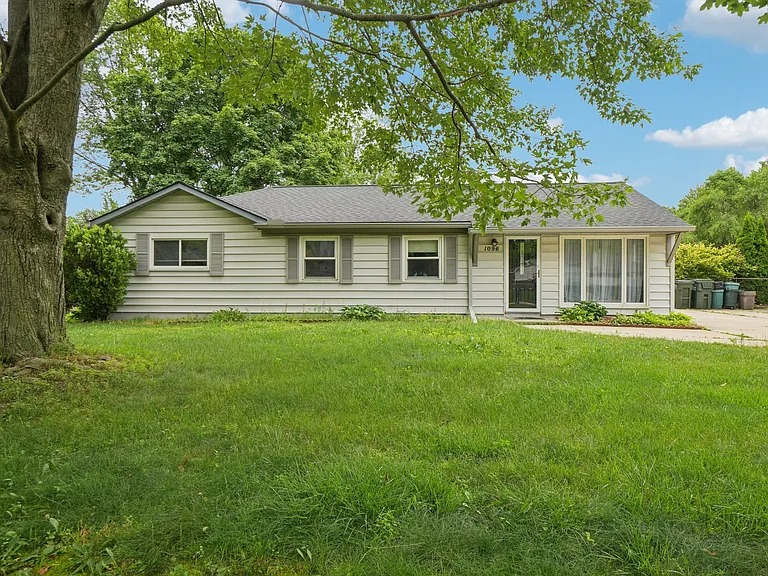 1096 Truwood Dr — Photo 42