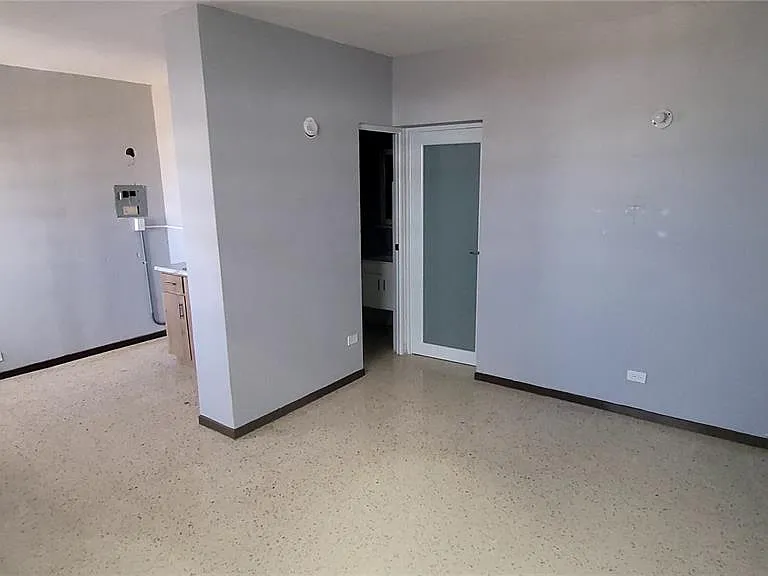 Ave. Laurel 2A6 Apt 9 — Photo 2