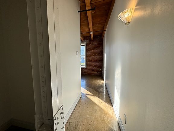 2nd image of 510 Delaware St APT 204