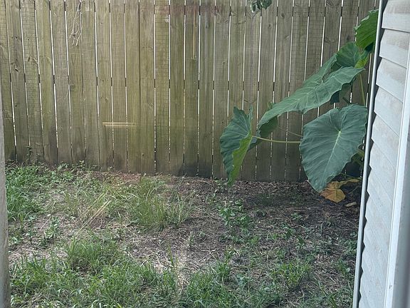 4th image of 3924 Venetian Cir