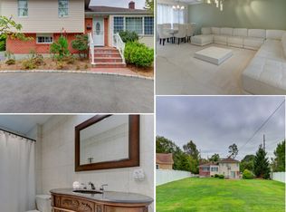 137 Cold Spring Rd, Syosset, NY 11791