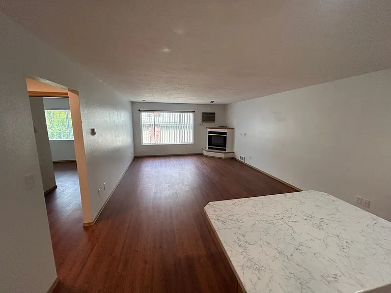 950 South Ash — Photo 9