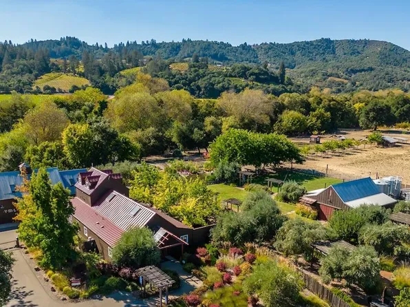 5610 Dry Creek Road, Healdsburg, CA 95448