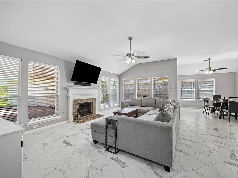 5918 Amherst Ct — Photo 8