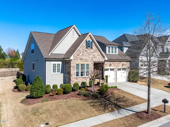 105 Carving Tree Ct, Holly Springs, NC 27540