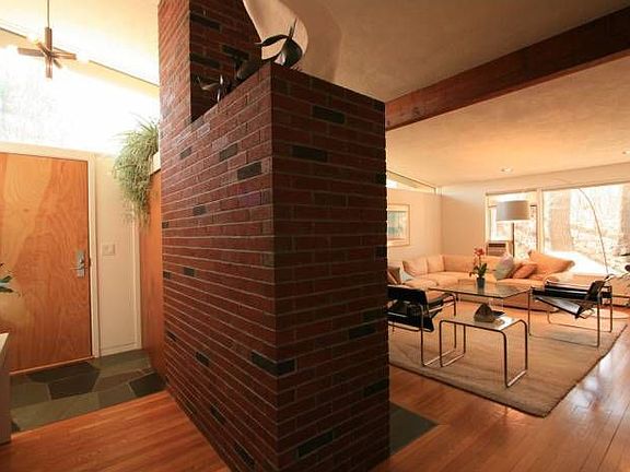 LR/Foyer