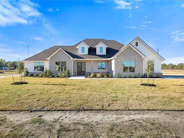 7899 Mathis Creek Dr, Bryan, TX 77808