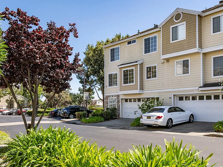 356 Meridian Dr — Photo 17
