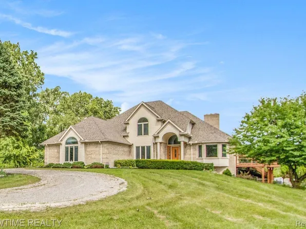 4067 County Line Rd, Casco, MI 48064