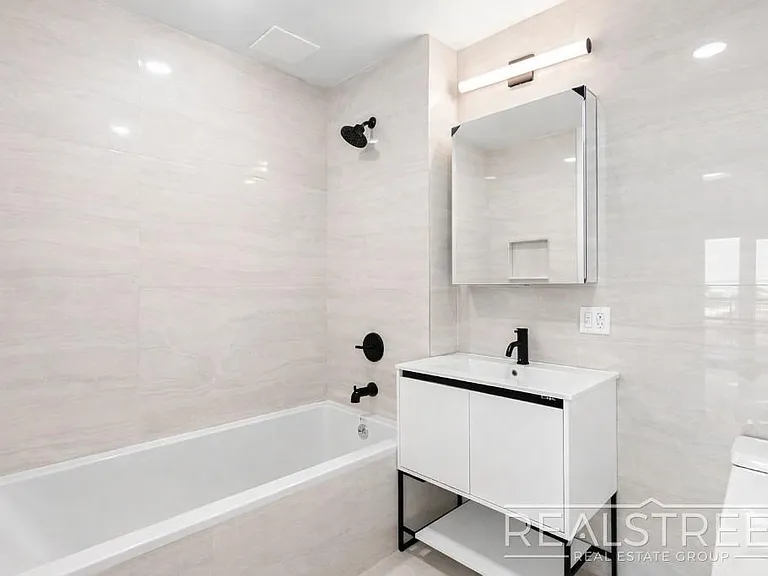 105 Rogers Ave #3A — Photo 9
