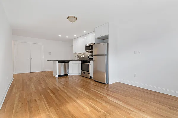 Rented by MNS | media 12