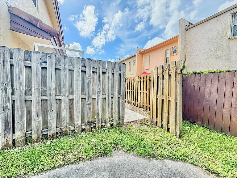 3840 SW 52nd Ave #3840 — Photo 28