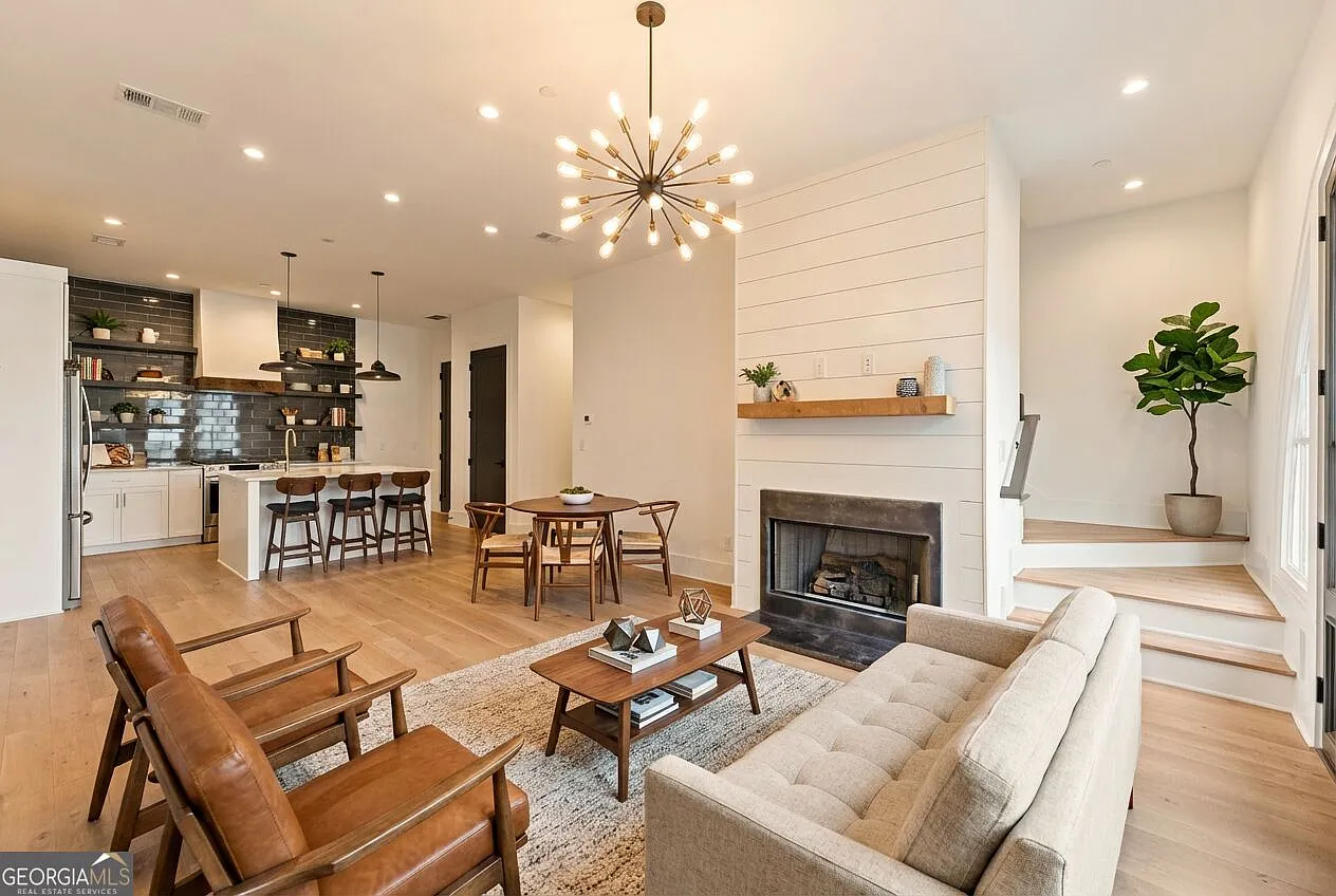 3 bed, 2.5 bath, 1848 sqft, $3,500 — Photo 3