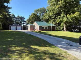 3443 Carrigan Rd, Fort Gratiot, MI 48059