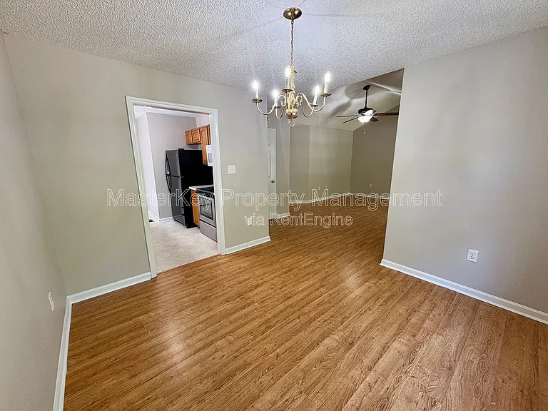 317 Cross Hill Ln — Photo 7