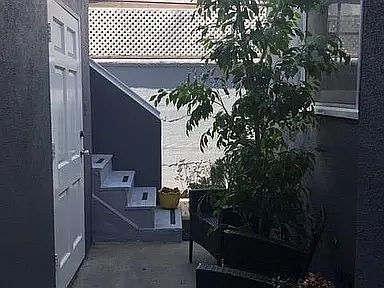 5th image of 343 Redondo Ave APT A