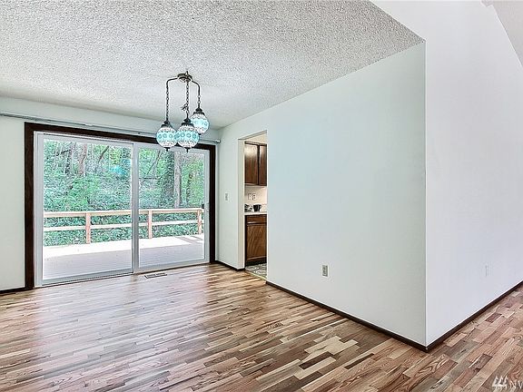 5th image of 11109 Deepwood Dr SW