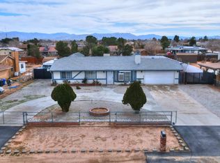 22133 Cholena Rd, Apple Valley, CA 92307