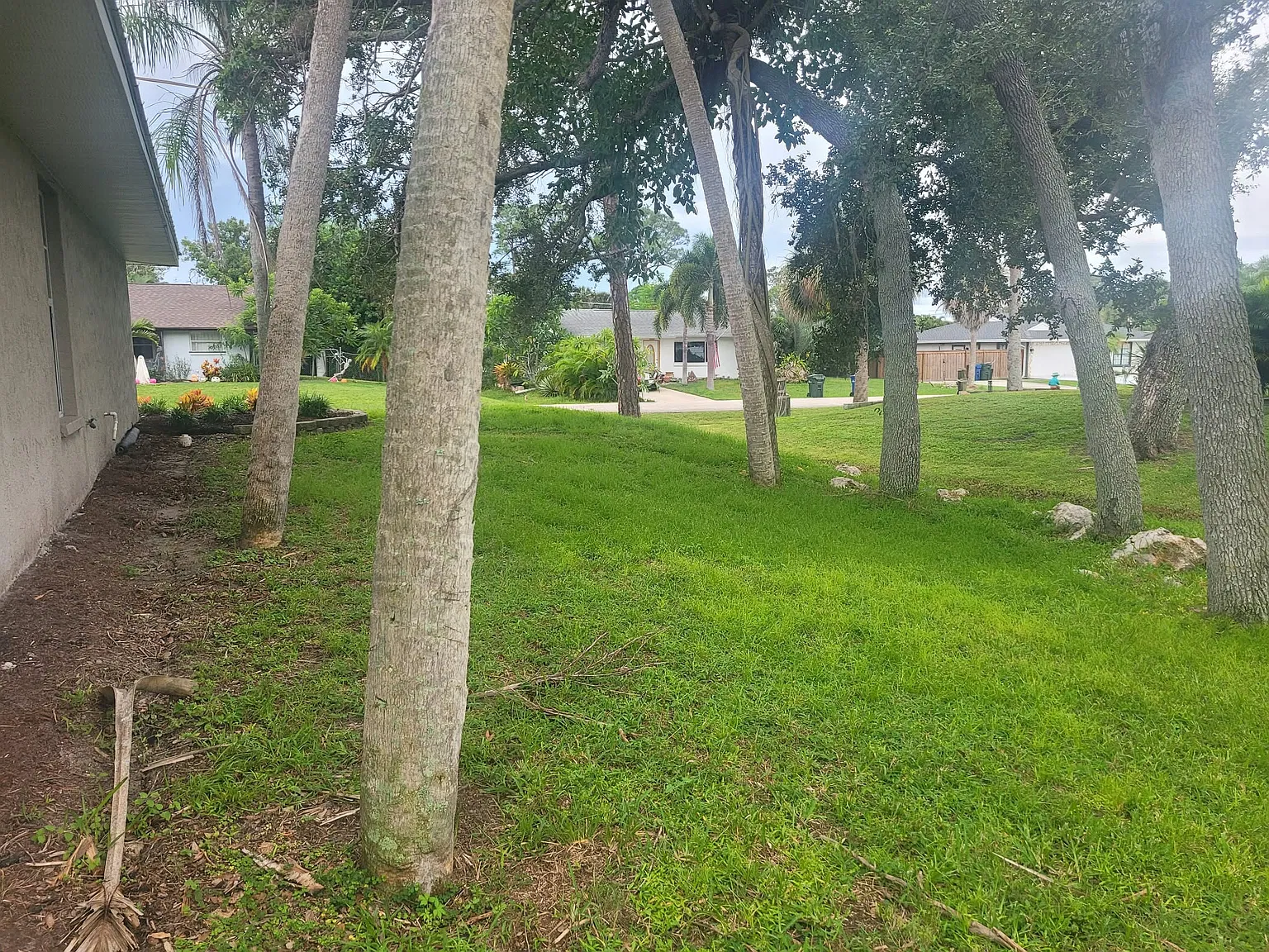 3 bed, 1080 sqft, $2,100 — Photo 2