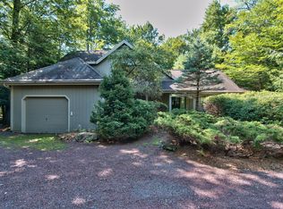 110 Blue Spruce Cres, Tobyhanna, PA 18466