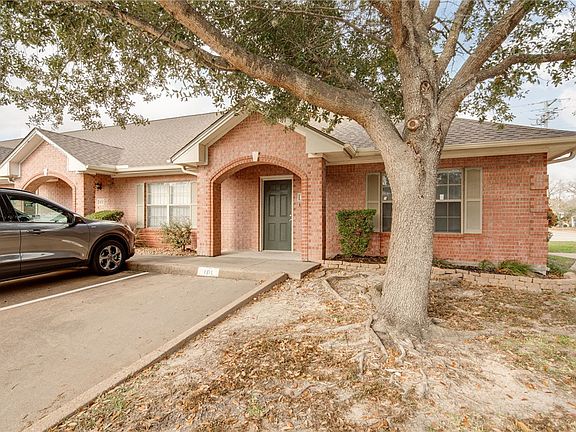 2nd image of 1702 Deacon Dr APT 101