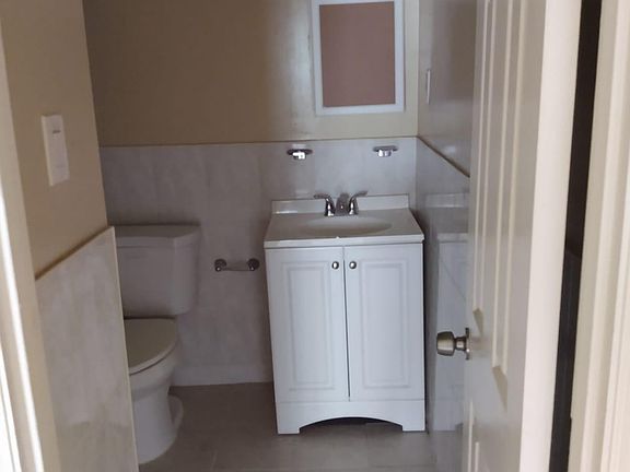 3rd image of 1208 College Ave APT 1