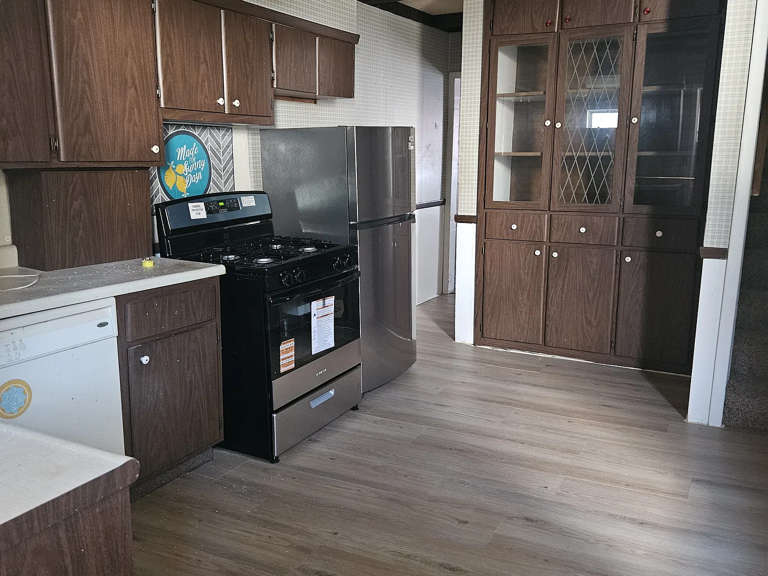 2 bed, 1600 sqft, $750 — Photo 2