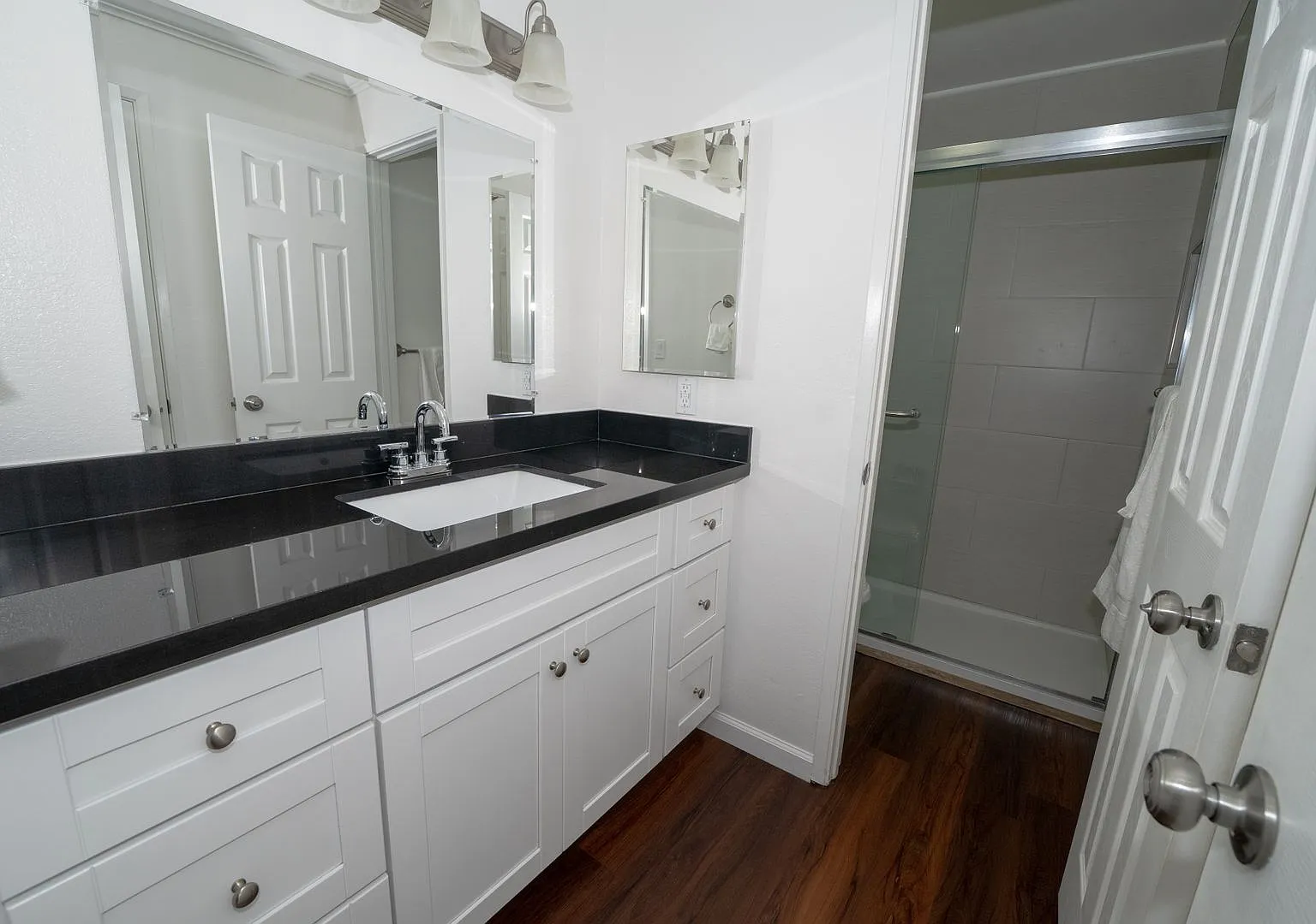 Mariners West Apartments — Photo 4