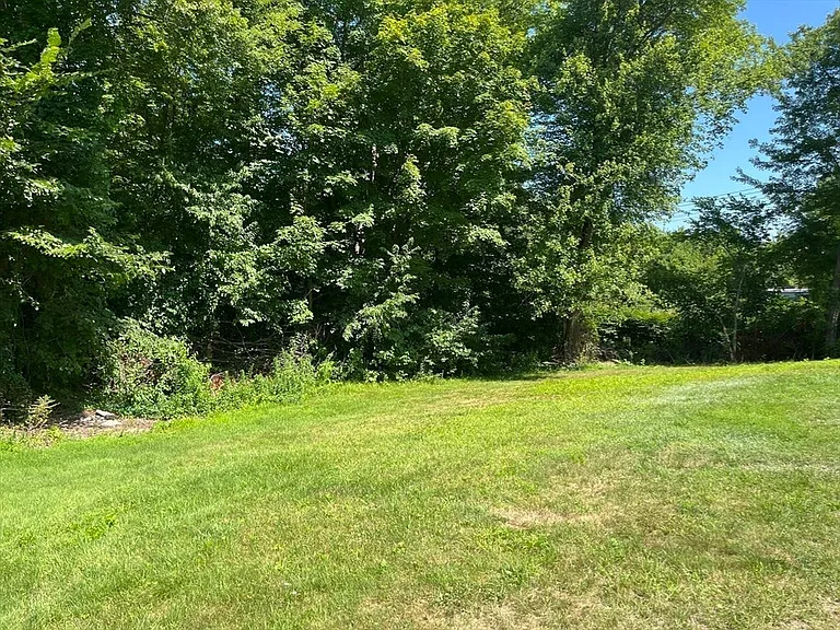 26 Washington St #1 — Photo 20