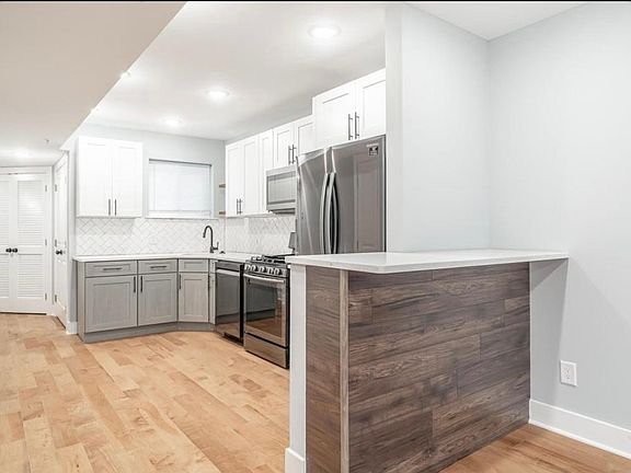 5th image of 1501 N Bailey St #D