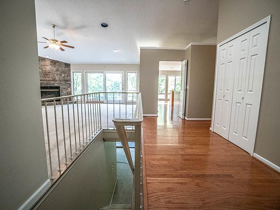 5th image of 55 Brummel Ln