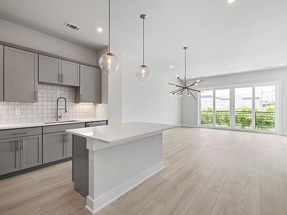 3rd image of 4116 Indiana Ave